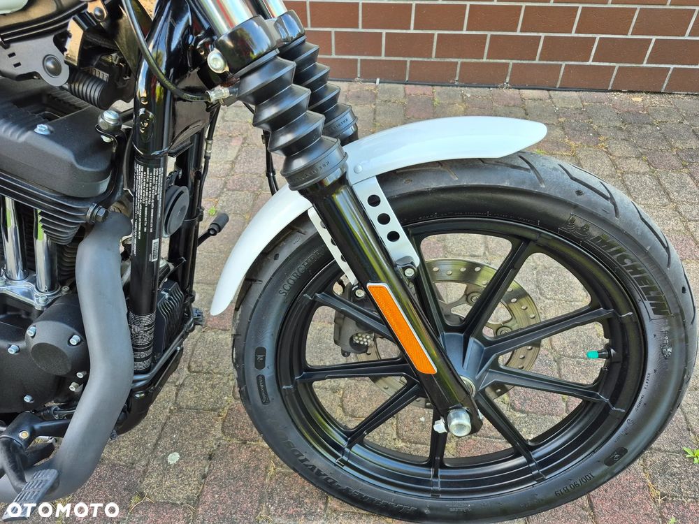 Harley-Davidson Sportster Iron 1200 - 5
