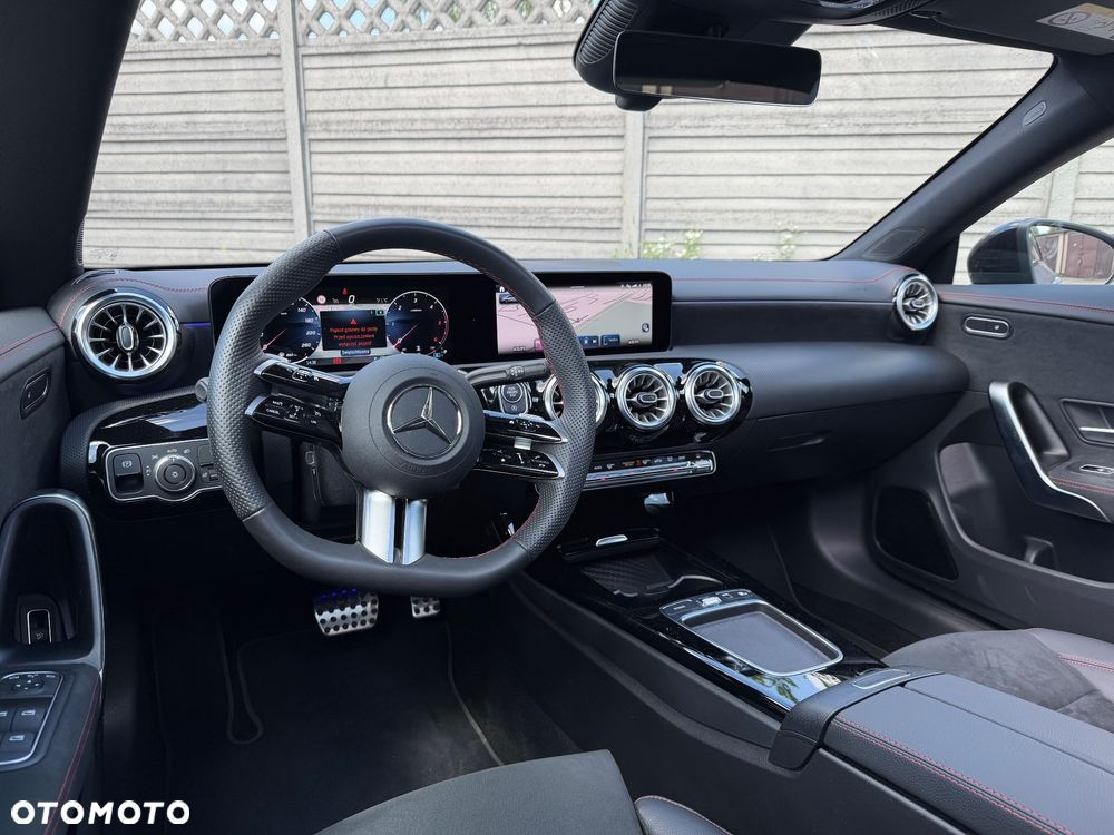 Mercedes-Benz CLA 200 d AMG Line 8G-DCT - 14