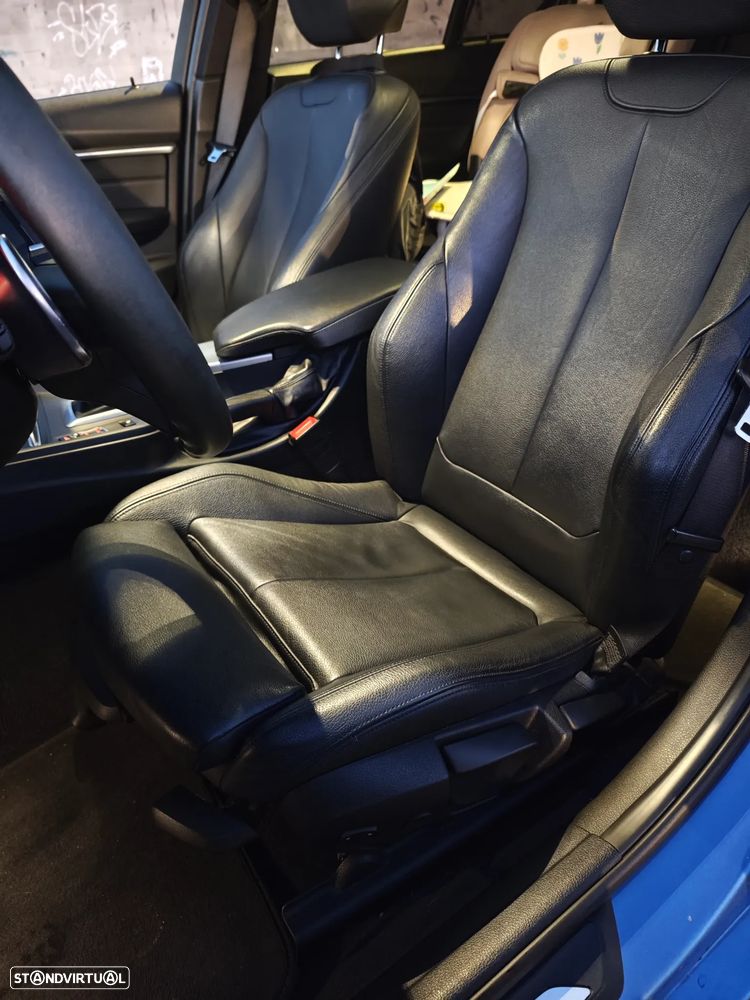 BMW 320 i Aut. M Sport - 31