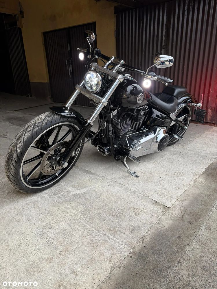 Harley-Davidson FXSB Breakout - 10
