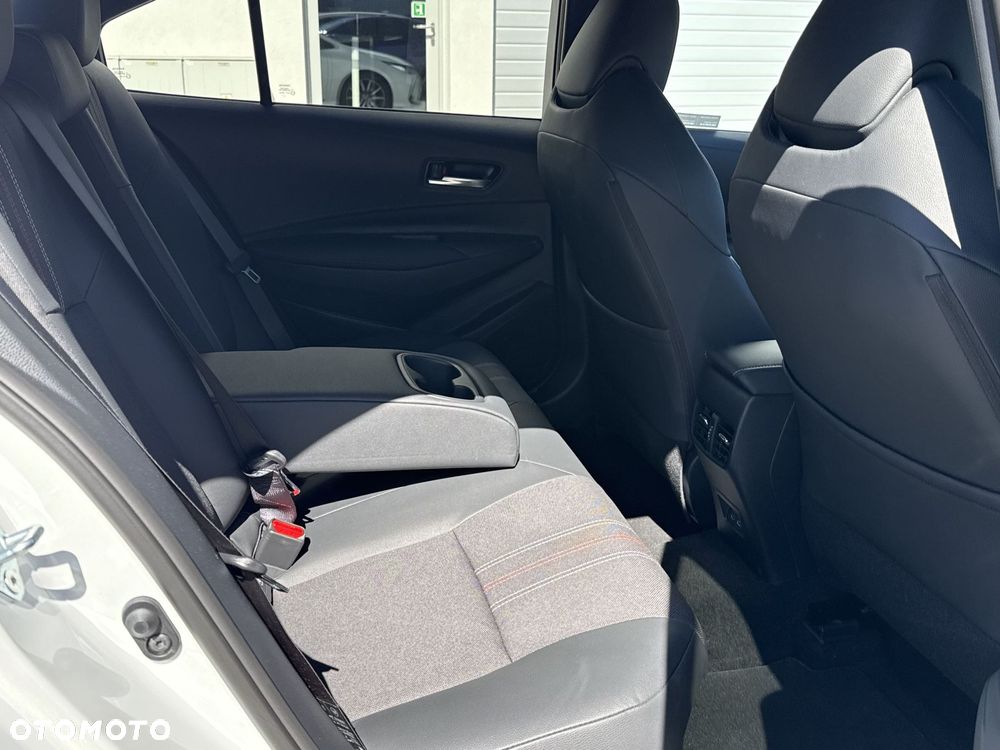 Toyota Corolla 1.8 Hybrid GR Sport - 8