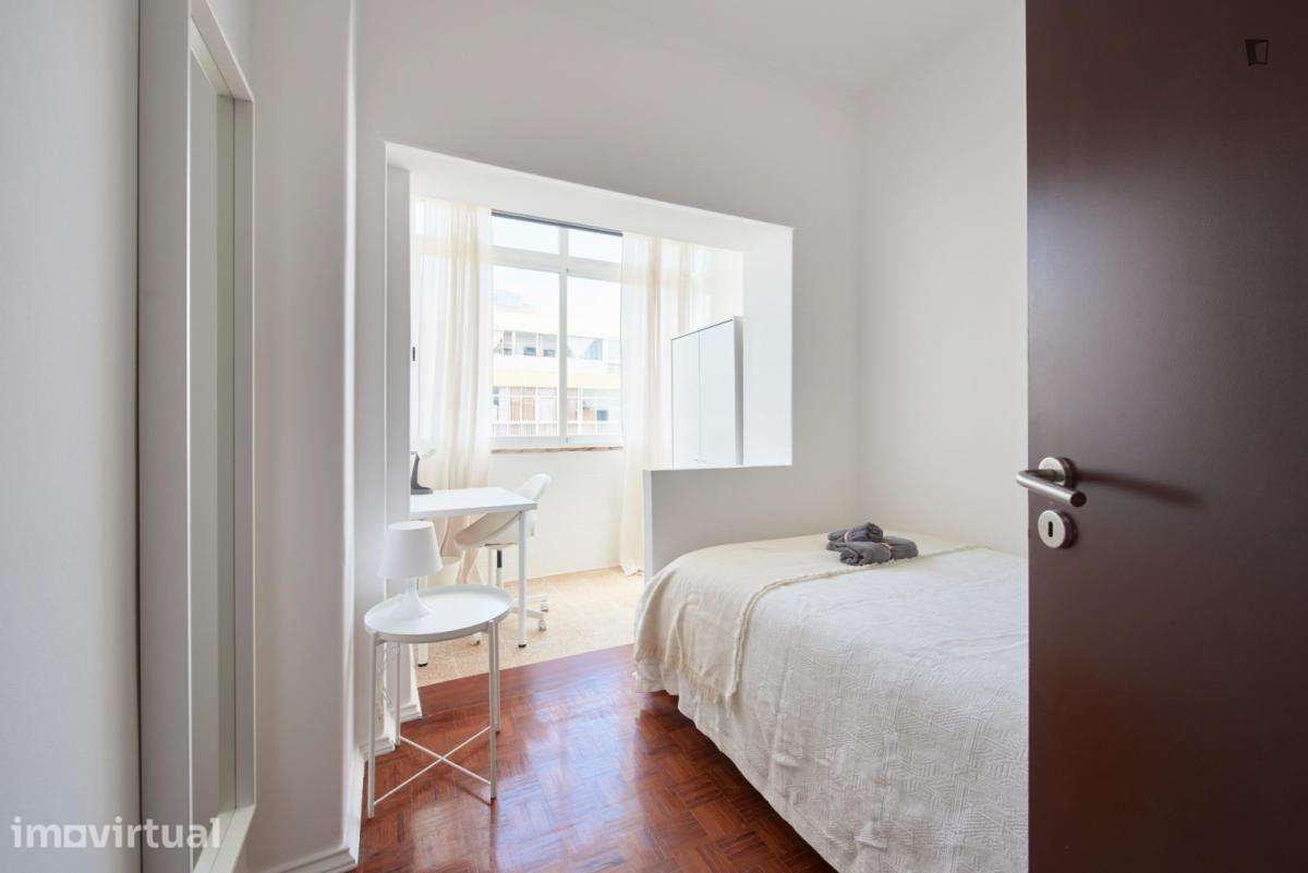 Quarto - localizado em Almada Lisbon - Grande imagem: 4/60