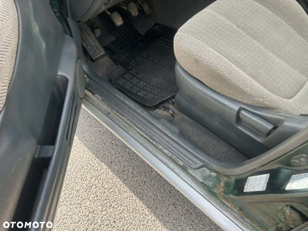 Suzuki Grand Vitara 2.5 V6 - 29