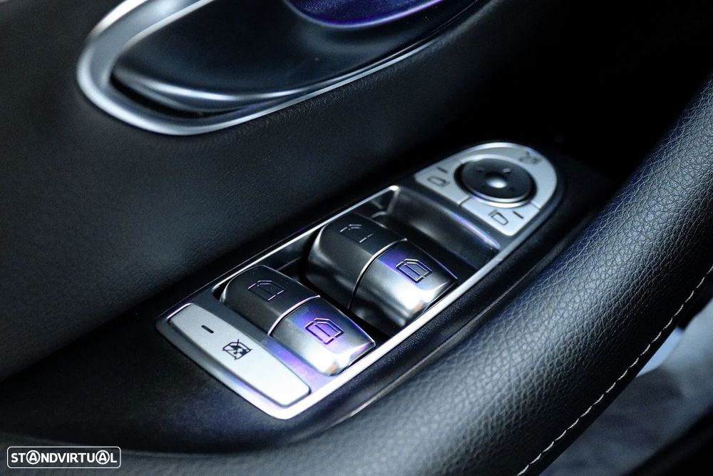 Mercedes-Benz E 300 de AMG Line 4Matic - 23