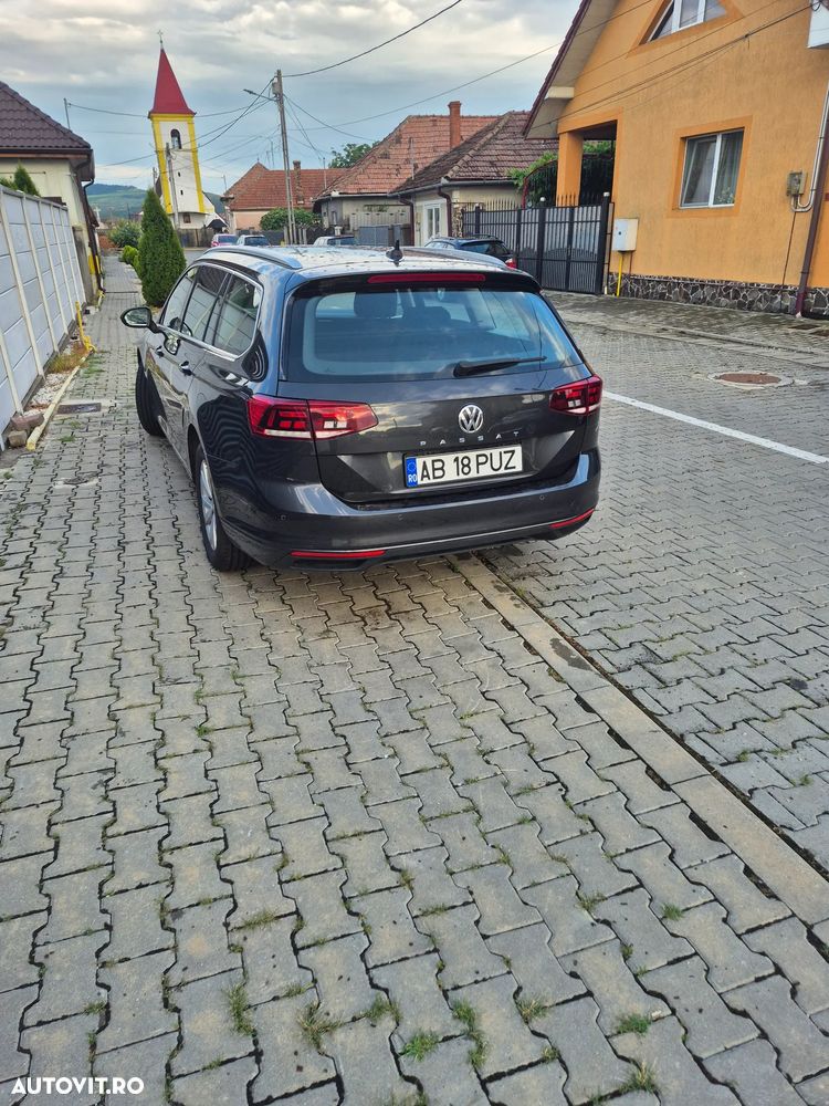 Volkswagen Passat 2.0 TDI DSG Comfortline - 3