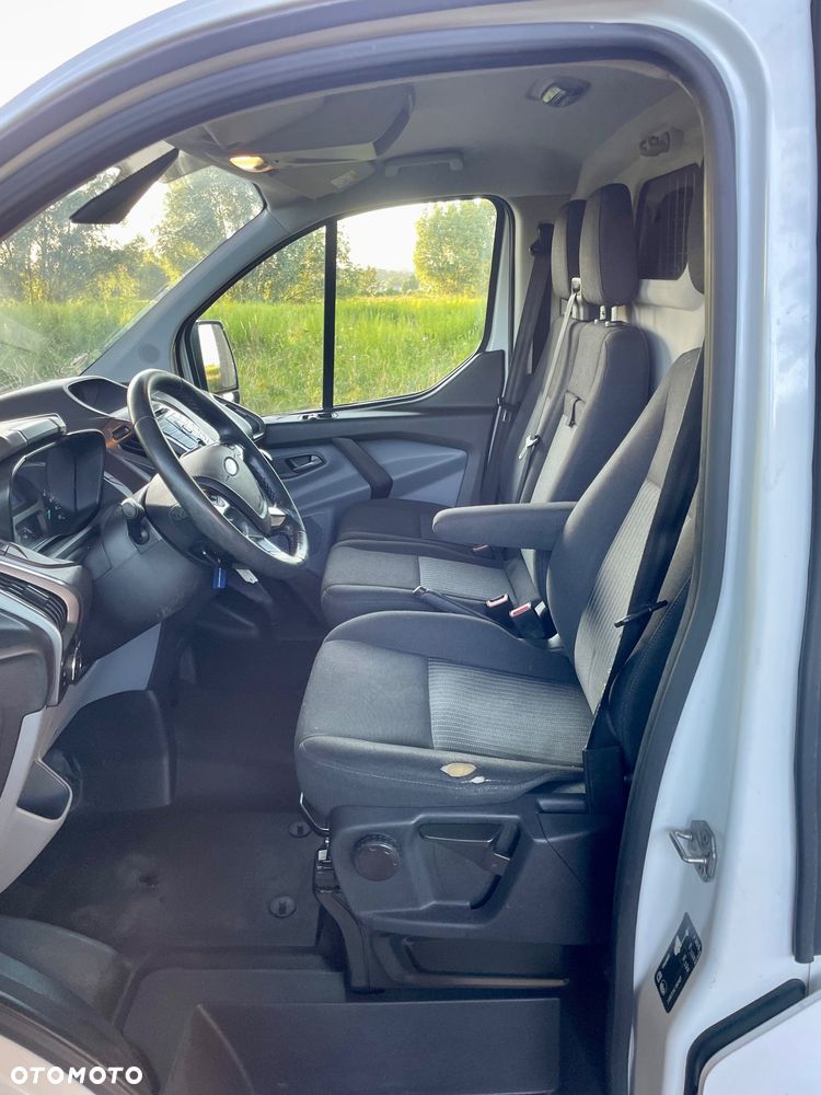 Ford Transit Custom - 13