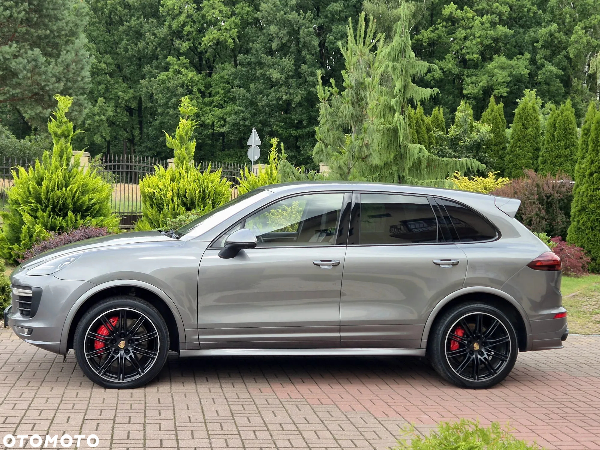 Porsche Cayenne Turbo - 4