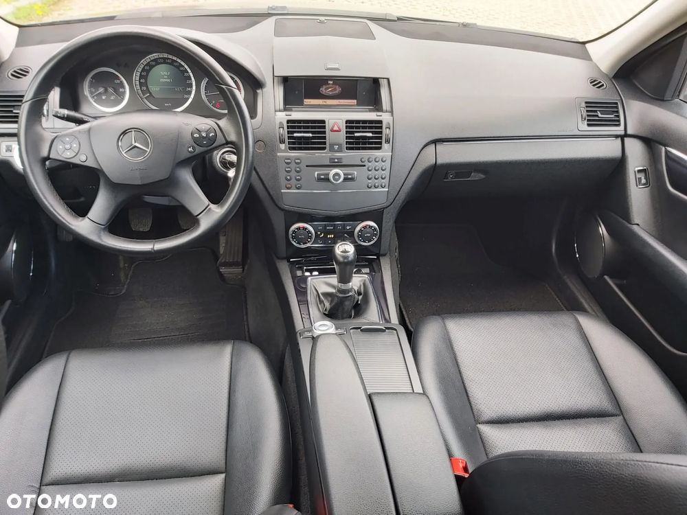 Mercedes-Benz Klasa C 200 CDI BlueEff Avantgarde - 26