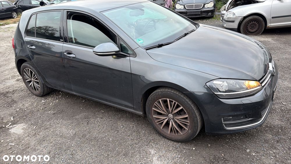 Volkswagen Golf - 11