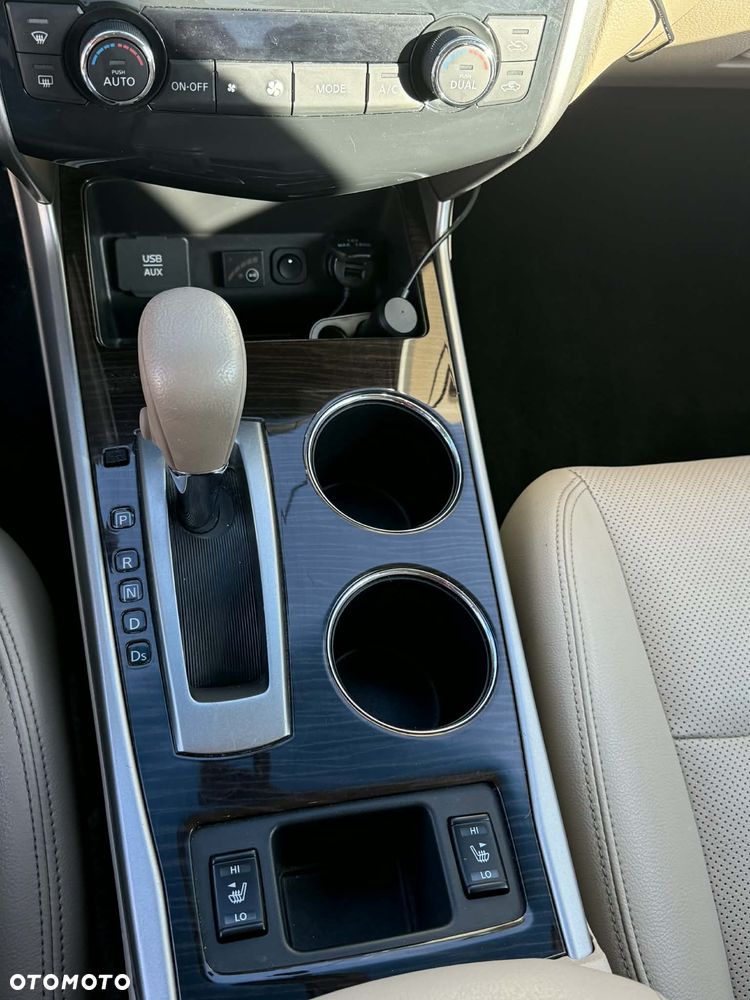 Nissan Altima - 30