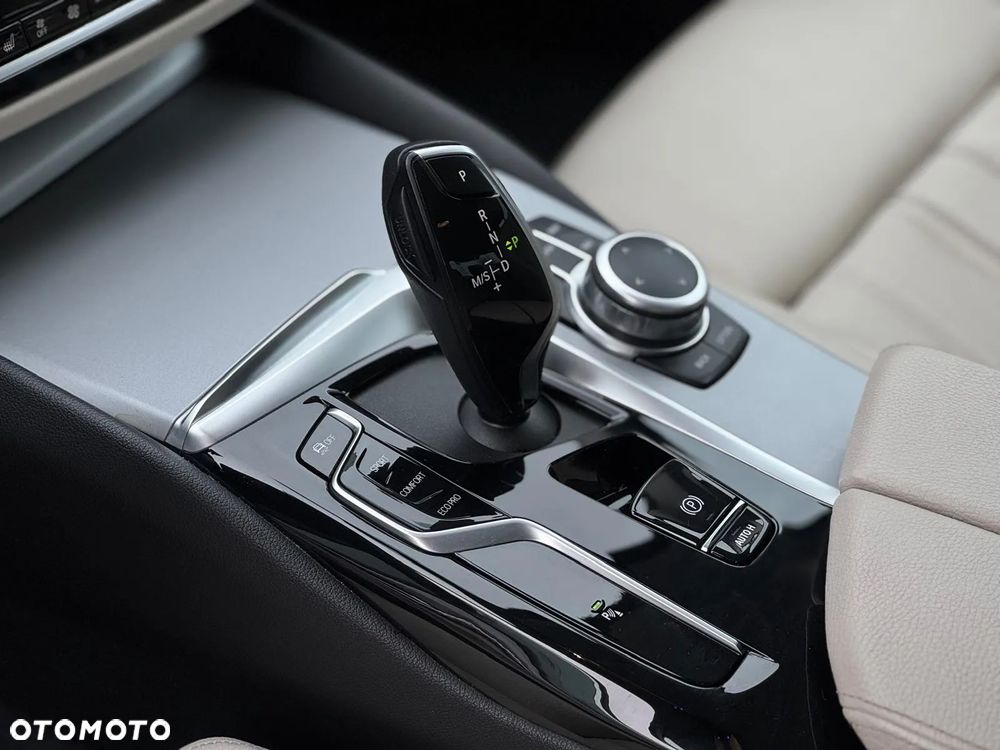 BMW Seria 5 520i - 17