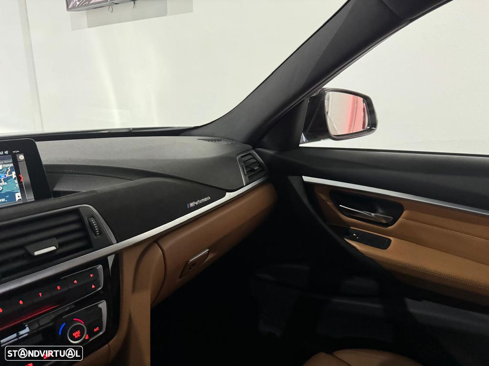 BMW 330 e iPerformance Pack M - 14