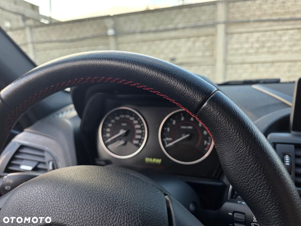BMW Seria 1 118i Sport Line - 32