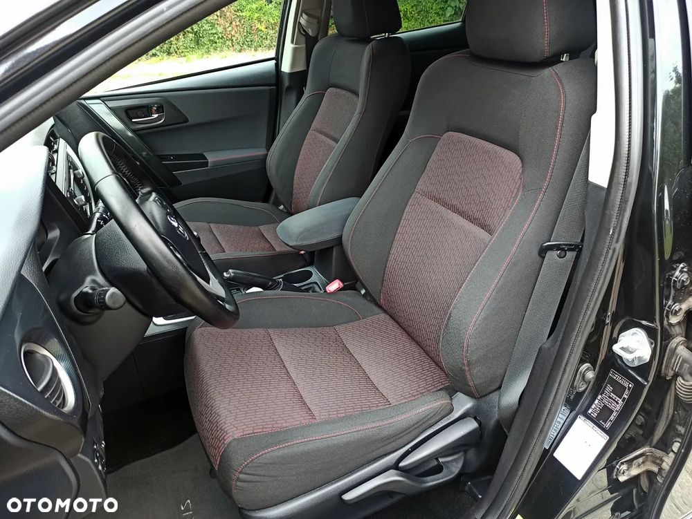 Toyota Auris 2.0 D-4D Executive - 18
