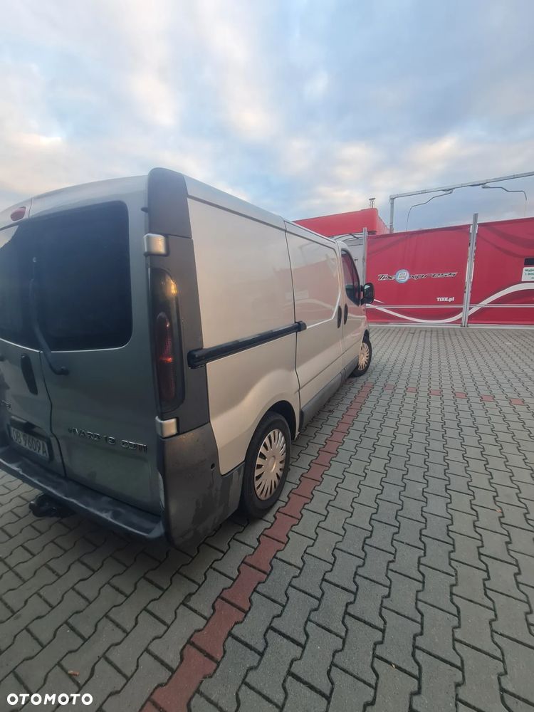 Opel Vivaro - 10