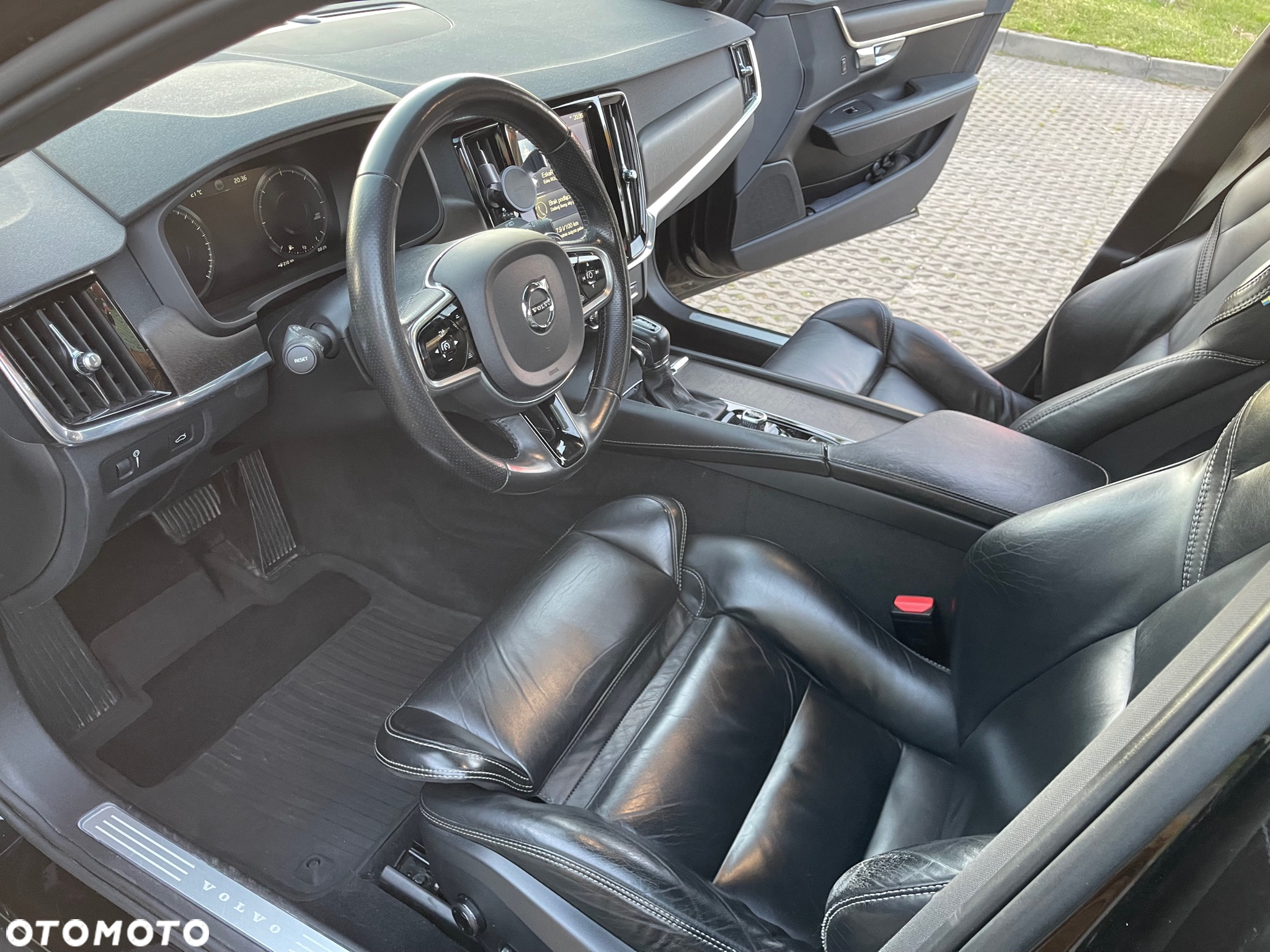 Volvo V90 D5 AWD Momentum Pro - 14