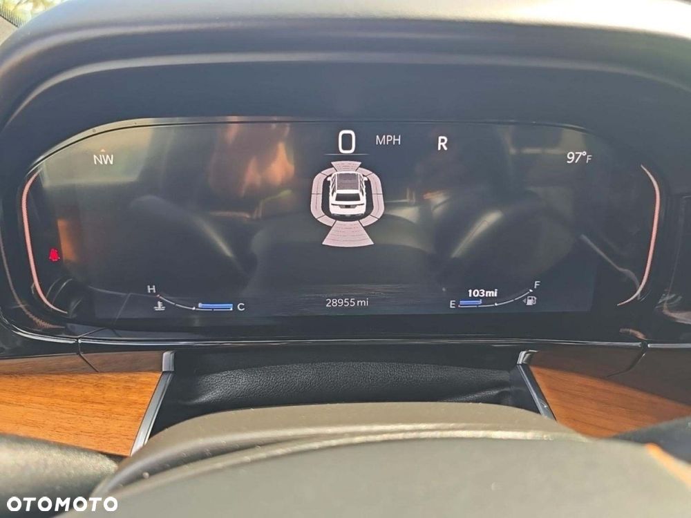 Jeep Grand Wagoneer - 7