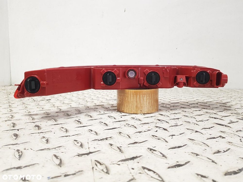 ORYGINALNA TYLNA PRAWA TYŁ PRAWA LAMPA W ZDERZAK AUDI Q3 I 1 11-14 8U0 8U0945096 - 5