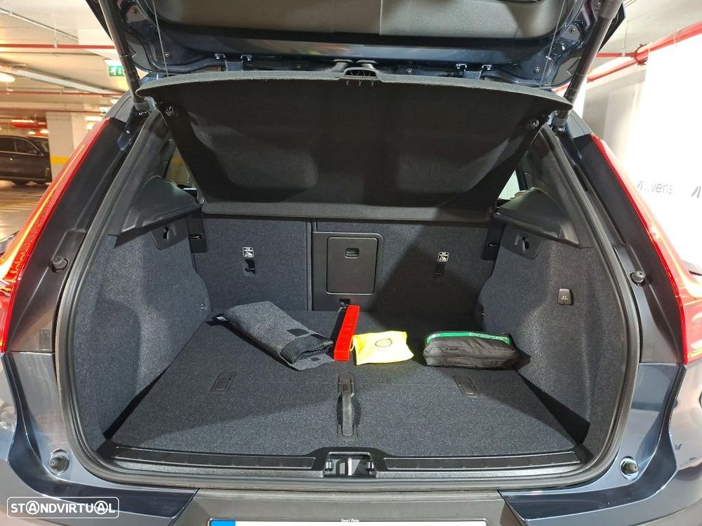 Volvo XC 40 2.0 B3 Core - 11