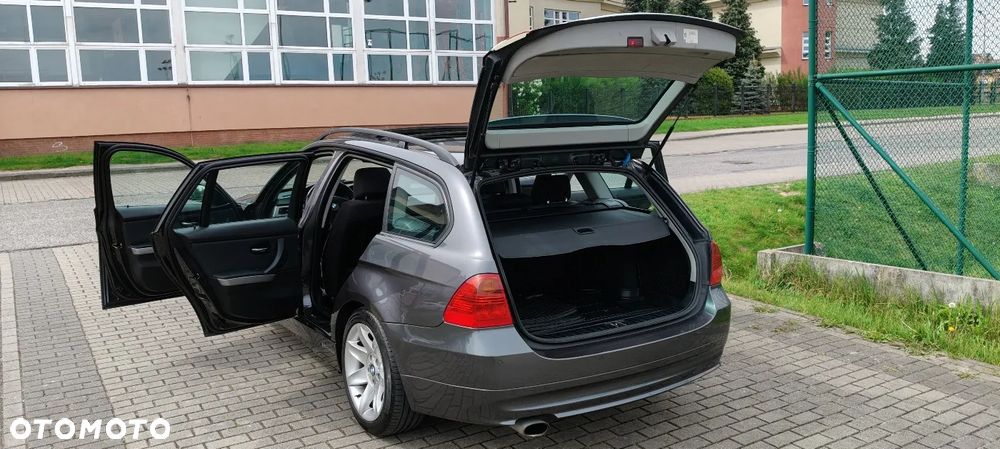 BMW Seria 3 318d - 16