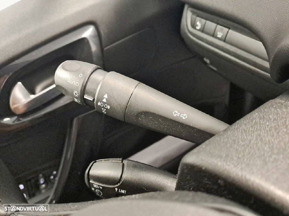 Peugeot 208 1.2 PureTech Signature - 14