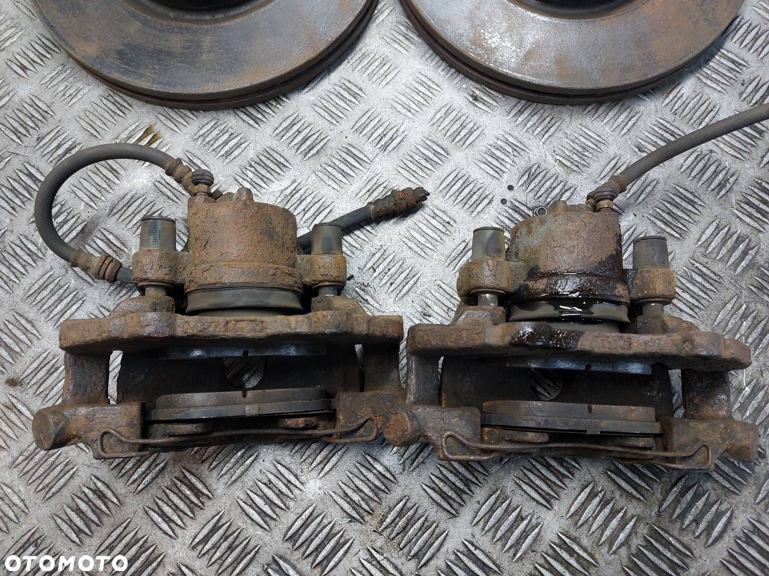 TARCZE HAMULCOWE PRZÓD + KLOCKI + ZACISKI MAZDA 5 I 1.8 16V - 2
