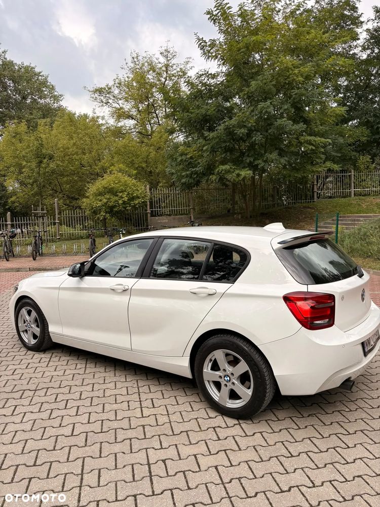 BMW Seria 1 116i - 22