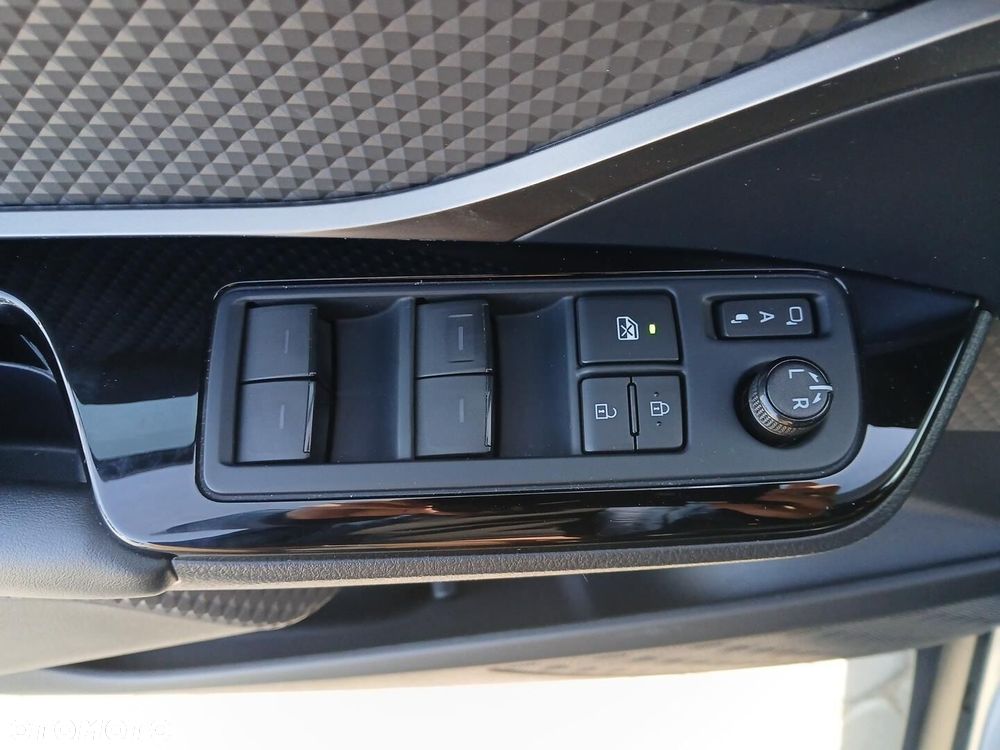 Toyota C-HR 2.0 Hybrid Executive - 21