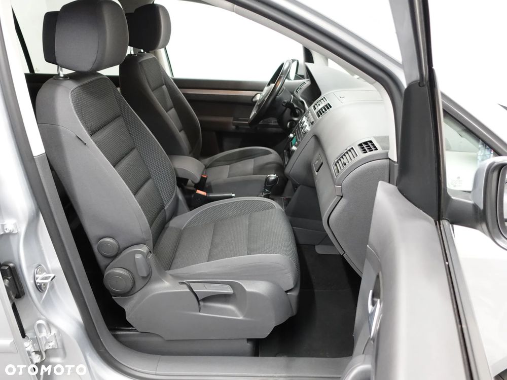 Volkswagen Touran 1.6 TDI DPF BlueMotion Technology DSG Comfortline - 26