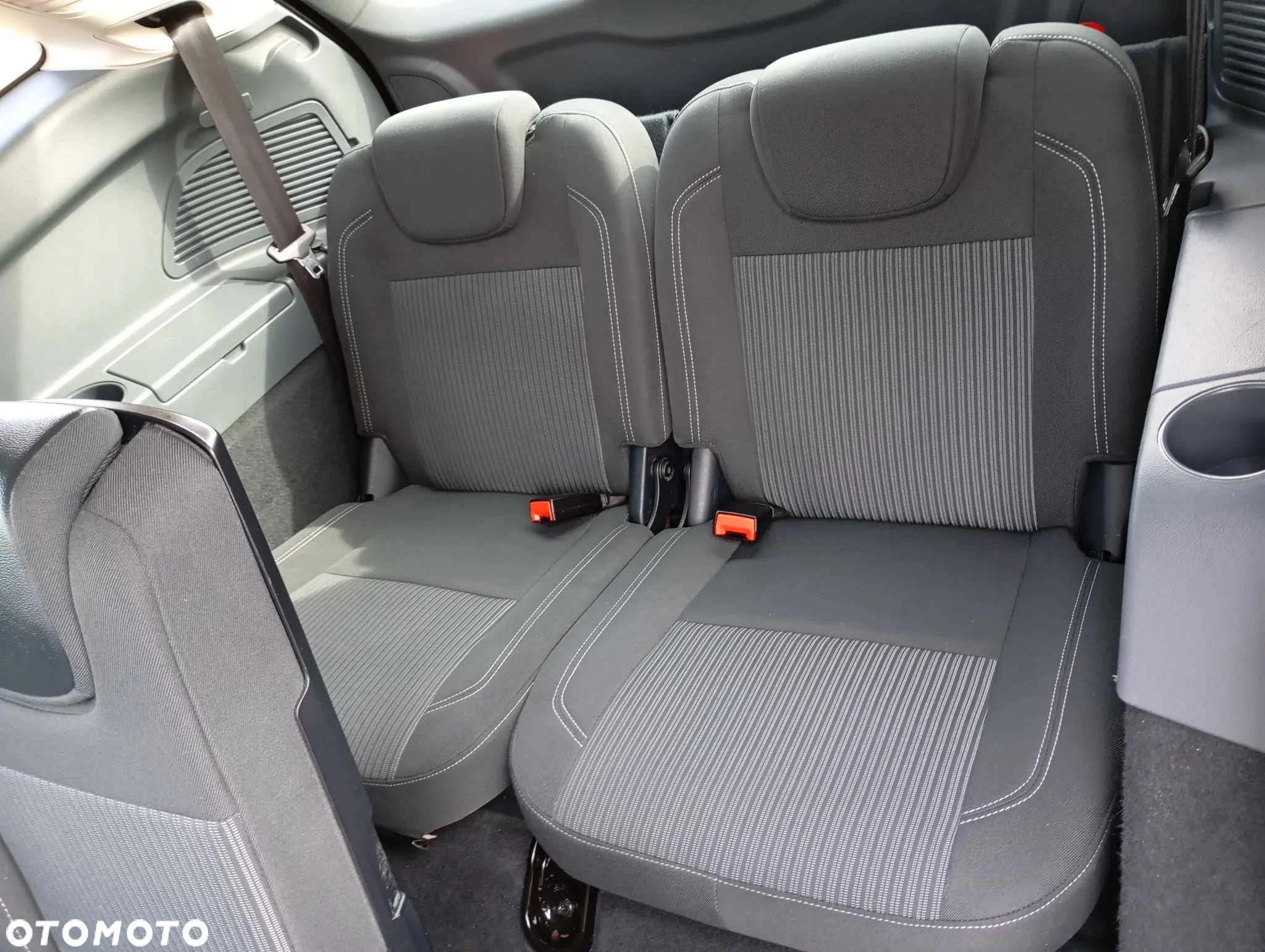 Ford Grand C-MAX 2.0 TDCi Titanium - 16