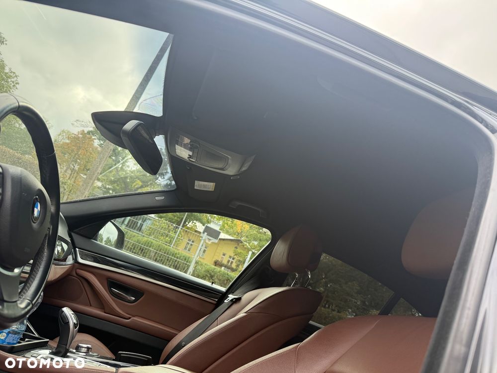 BMW Seria 5 528i xDrive - 16