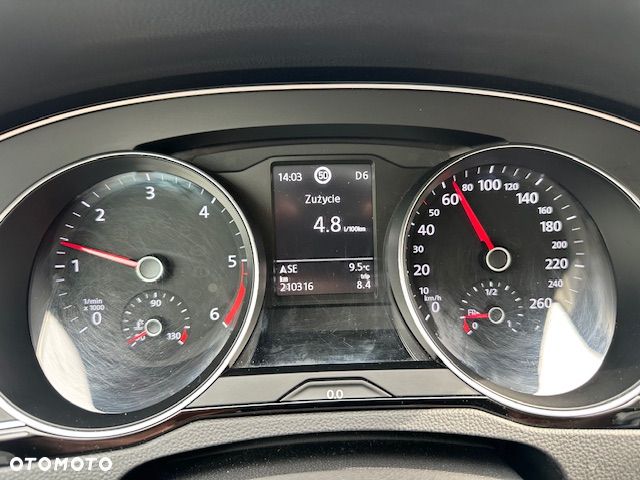 Volkswagen Passat Variant 1.6 TDI SCR DSG Business - 10