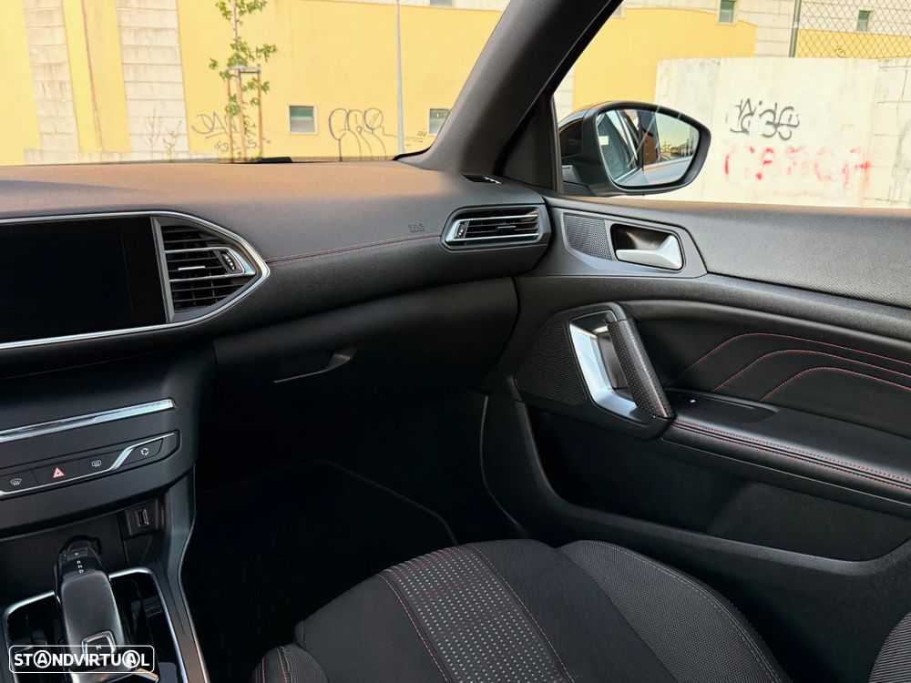Peugeot 308 1.2 PureTech GT Line EAT8 - 31