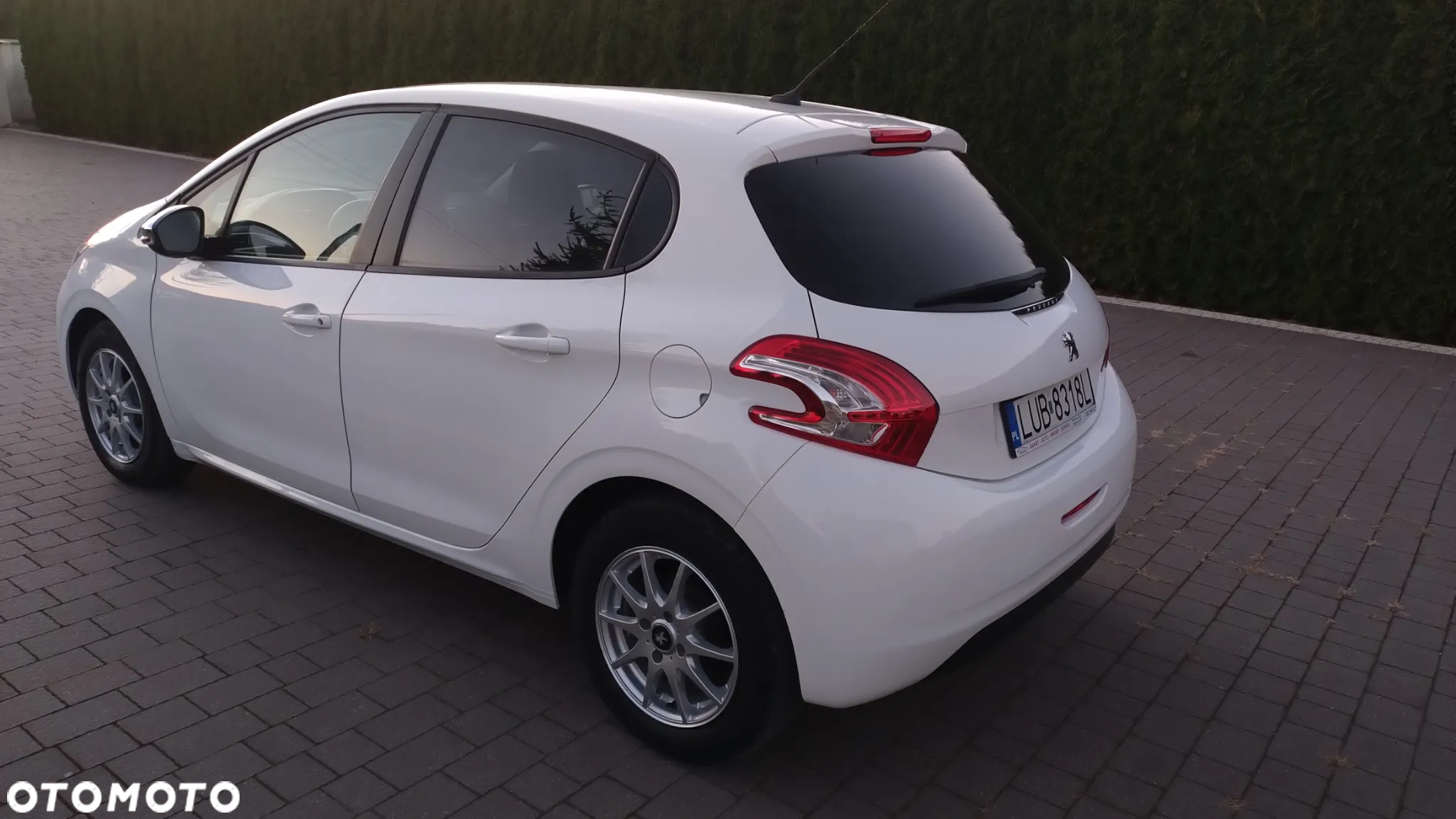 Peugeot 208 - 6