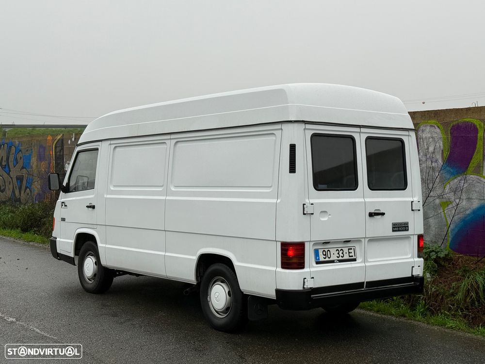 Mercedes-Benz MB100D - 11