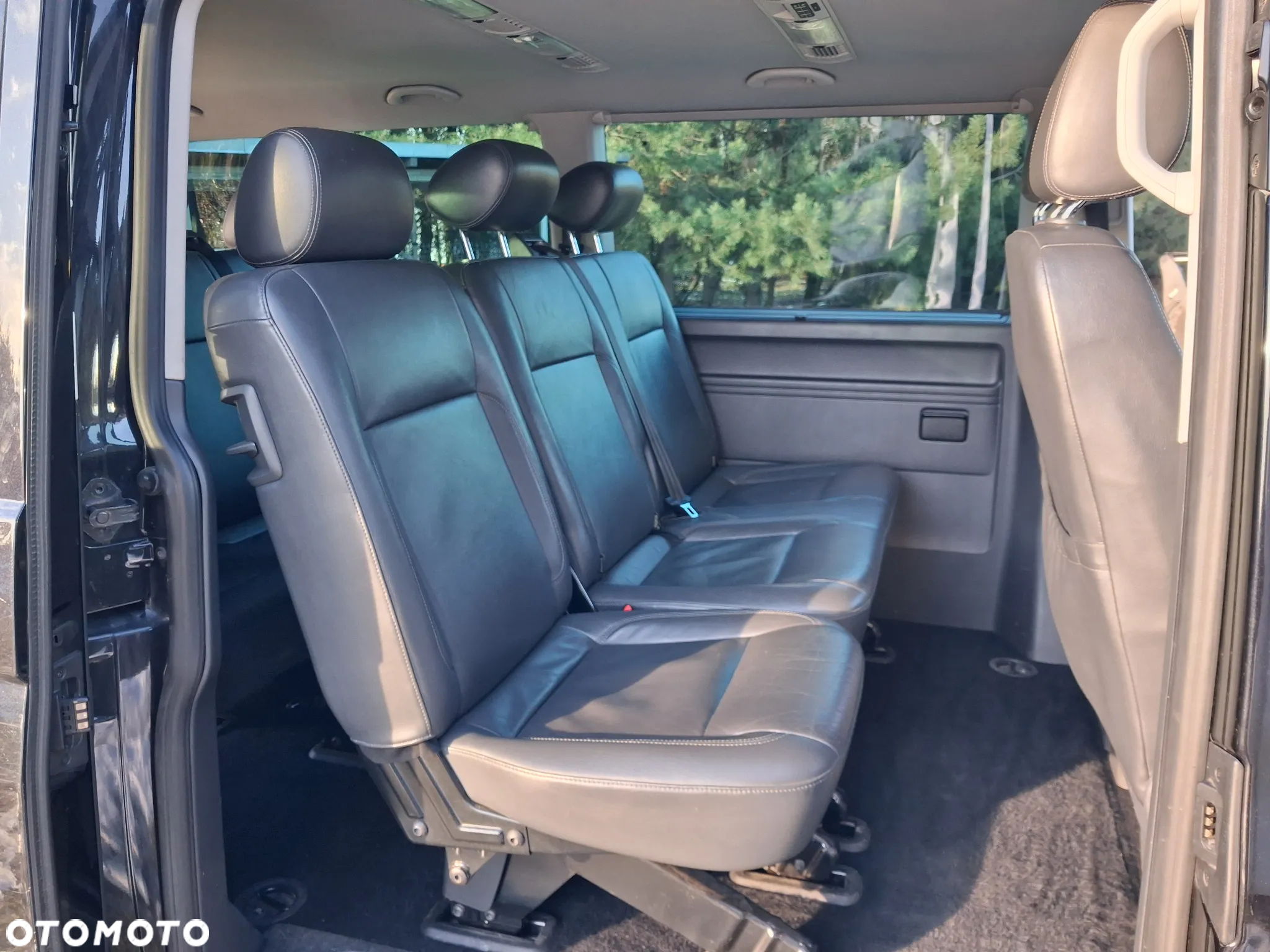 Volkswagen Caravelle - 4