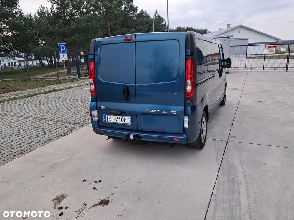 Opel Vivaro - 8