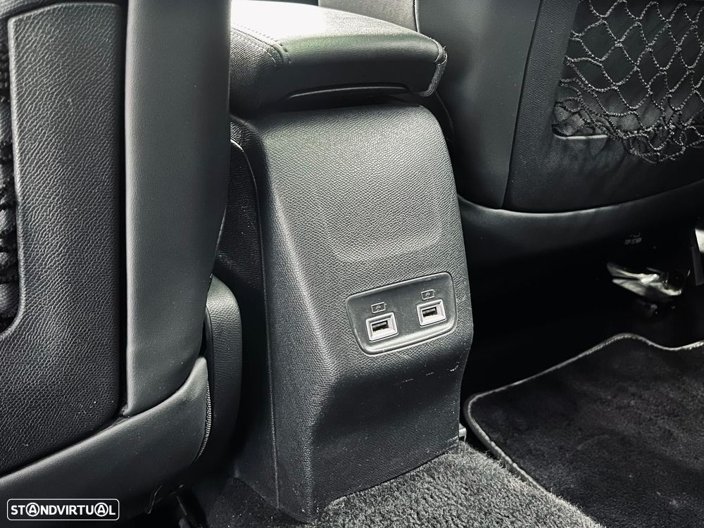 Peugeot e-2008 50 kWh GT - 45