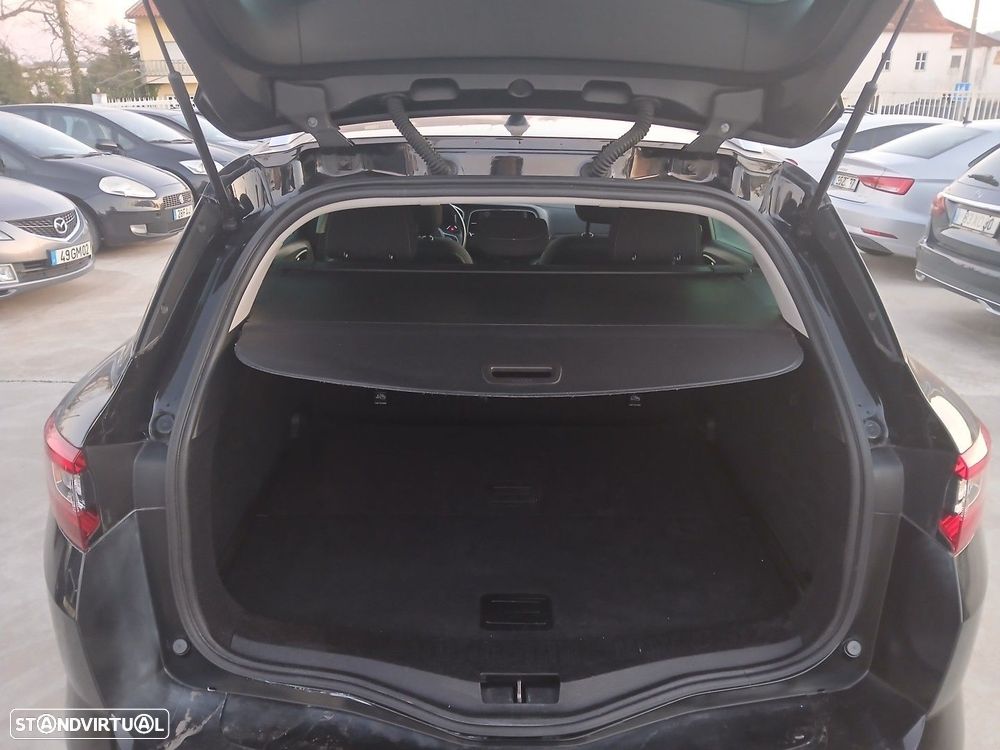 Renault Mégane 1.5 Blue dCi Limited - 10