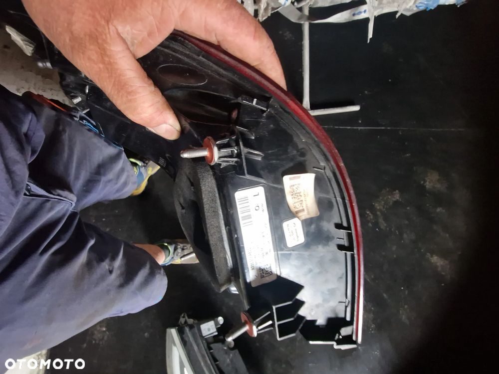 Lampa lewy  tył mercedes  W2059062805 - 5