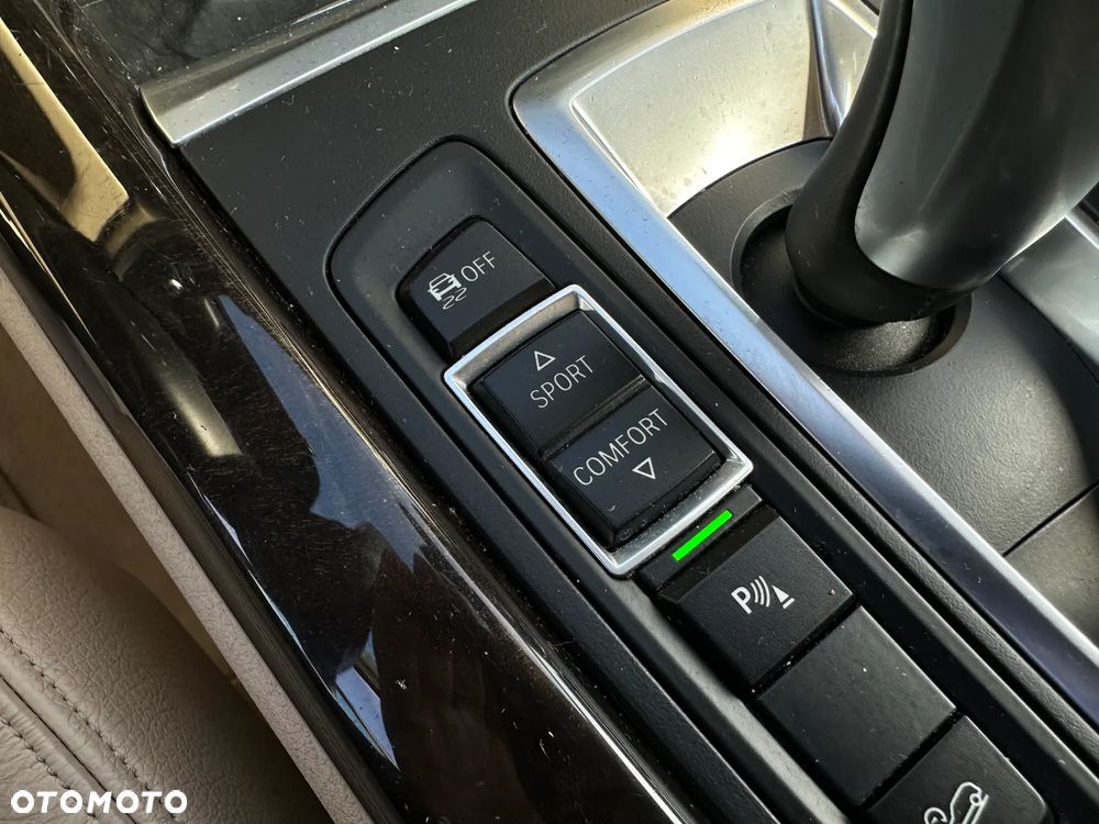 BMW X5 xDrive30d Sport-Aut - 37