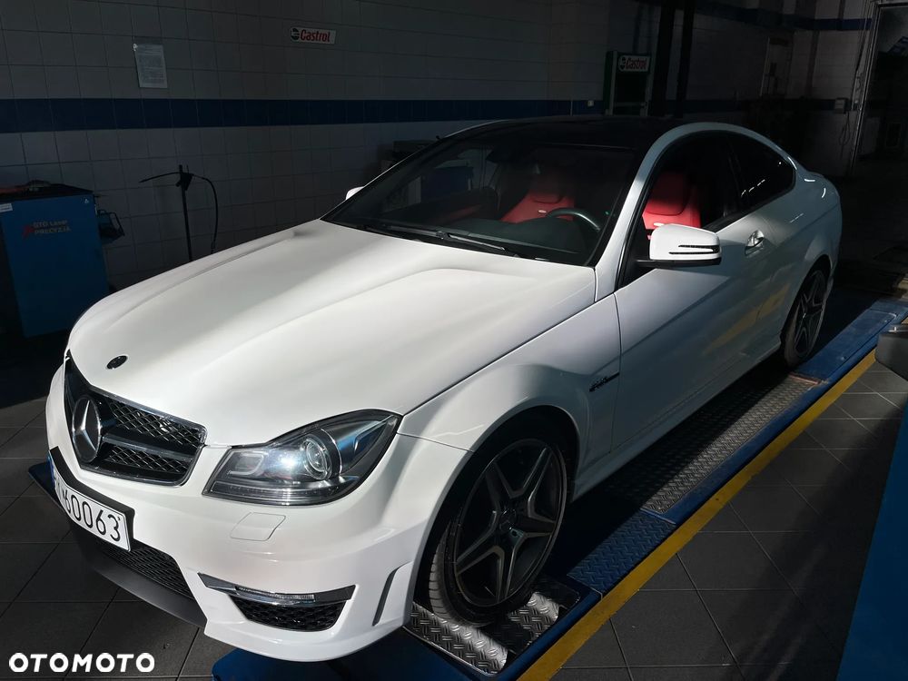 Mercedes-Benz Klasa C 63 AMG AMG SPEEDSHIFT MCT - 31