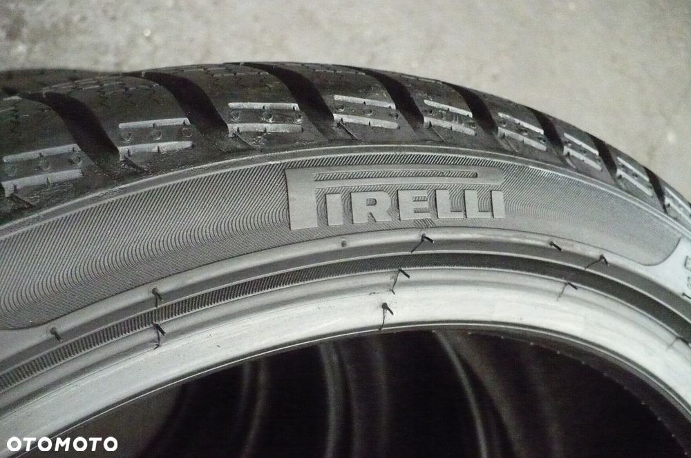PIRELLI Sottozero 3 RFT 205/40R18 6,9mm 2023 - 3
