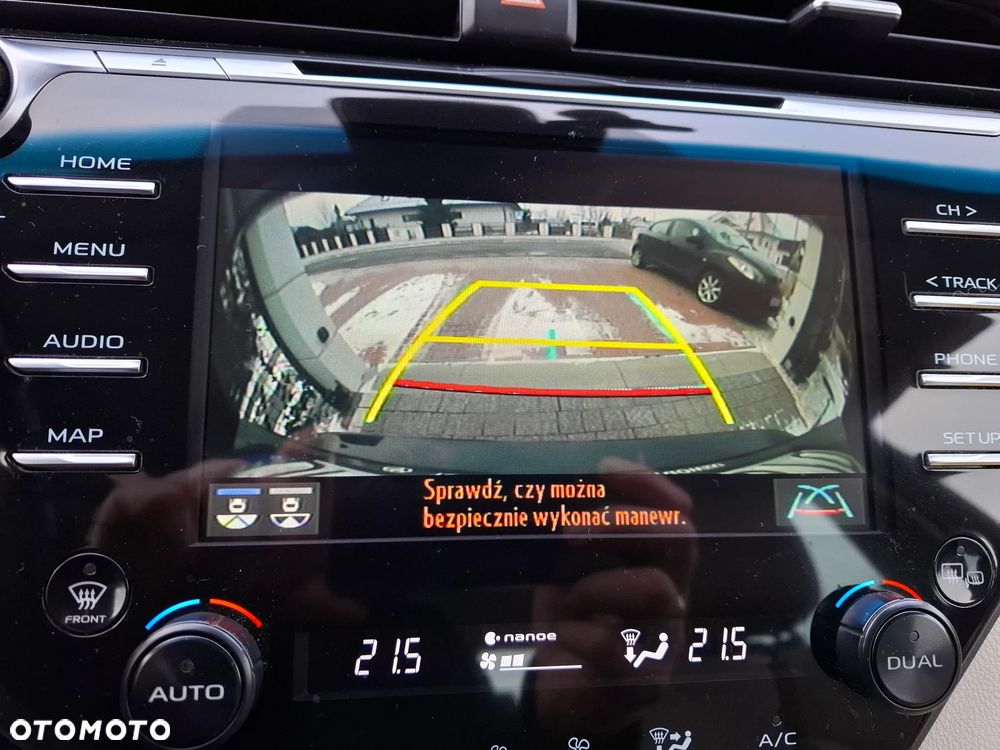 Toyota Camry 2.5 Hybrid Executive CVT - 18