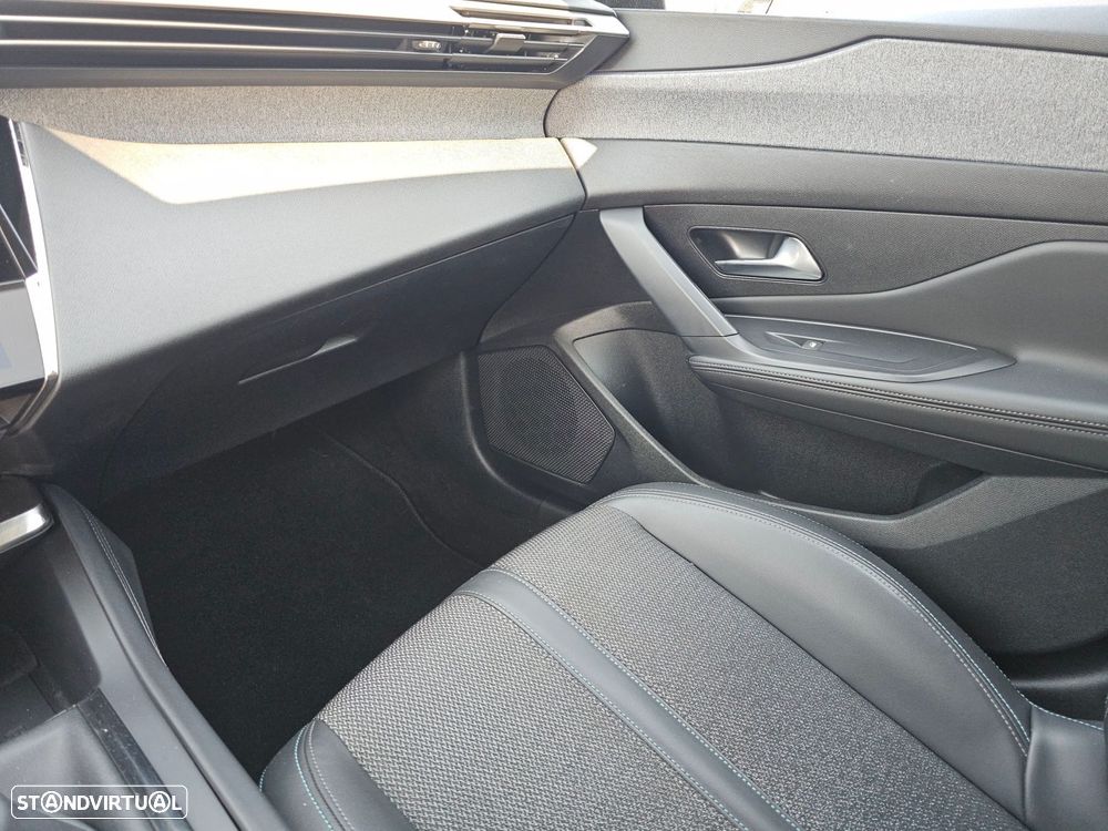Peugeot 308 1.2 PureTech Allure - 33