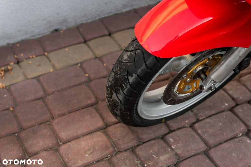 Suzuki GSX - 7
