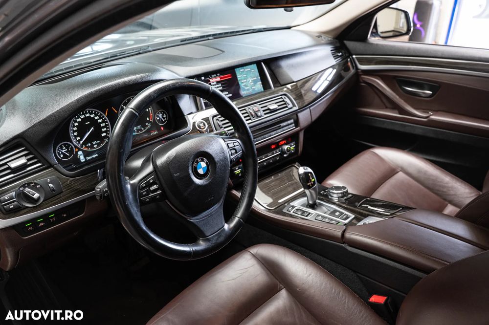 BMW Seria 5 525d xDrive Aut. Luxury Line - 26