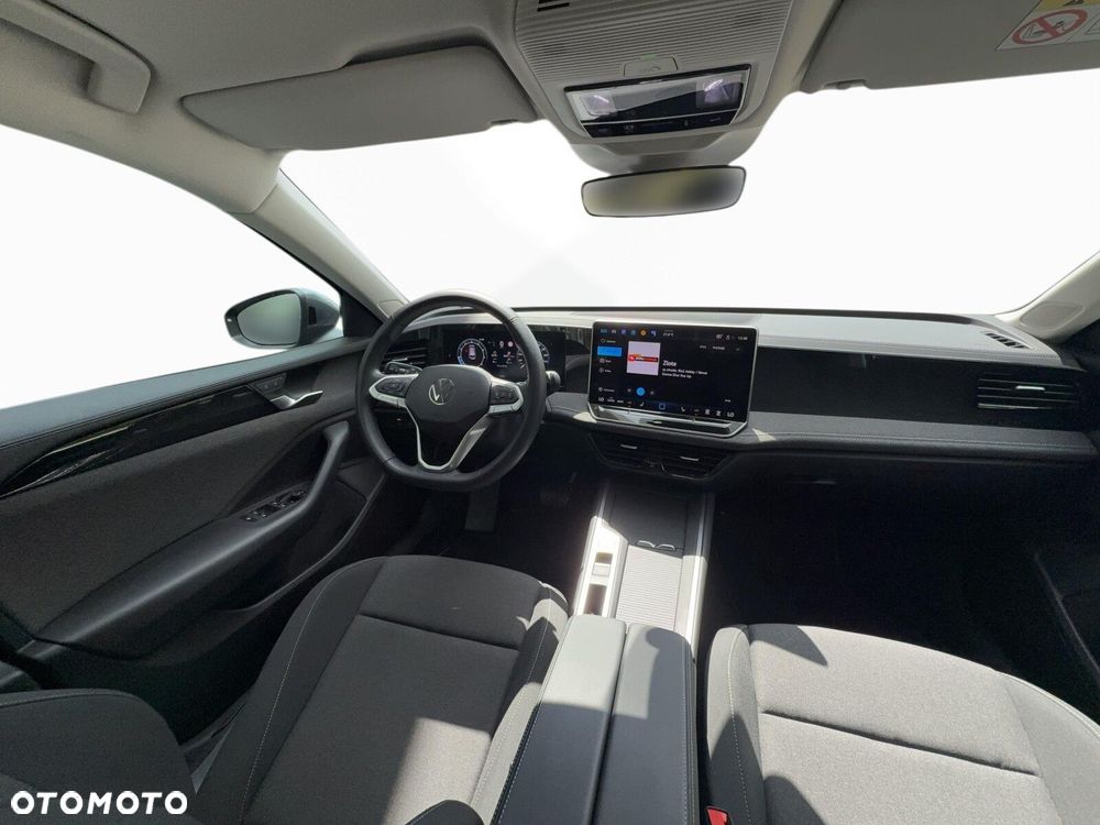 Volkswagen Passat - 17