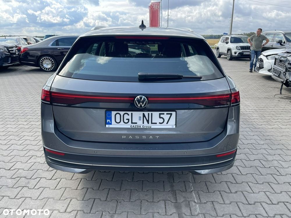 Volkswagen Passat Variant 2.0 TDI SCR Elegance DSG - 3
