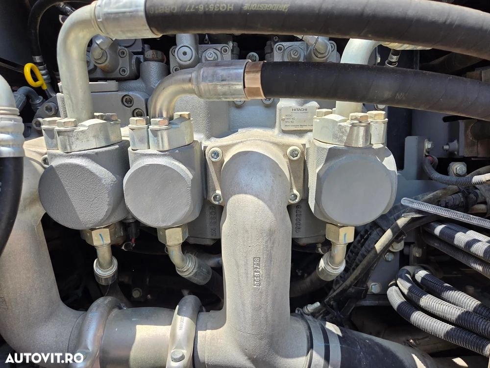 Hitachi ZX210LC-6, 23 tone, cupa NOUA 1,3mc, 2018, 7.784h, CUPLA rapida OIL QUICK, cupa ingusta, inst picon si rotire pe brate, 3 camere, lant 90% ok, consum mediu 9l/h, FULL OPTION, STARE FOARTE BUNA, posibilitate leasing 3 ani-PROMOTIE 83.900 EUR+Tva - 39